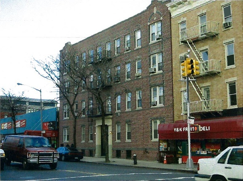4473 21st St, Long Island City, NY à vendre - Photo de l’immeuble – Image 3 sur 3