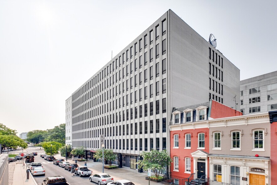 122 C St NW, Washington, DC à louer - Photo de l’immeuble – Image 2 sur 9