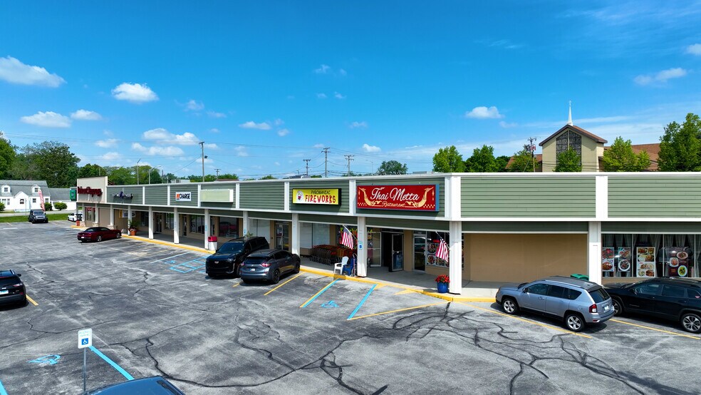 5946-5992 W Jefferson Blvd, Fort Wayne, IN à vendre - Vidéo aérienne – Image 2 sur 35