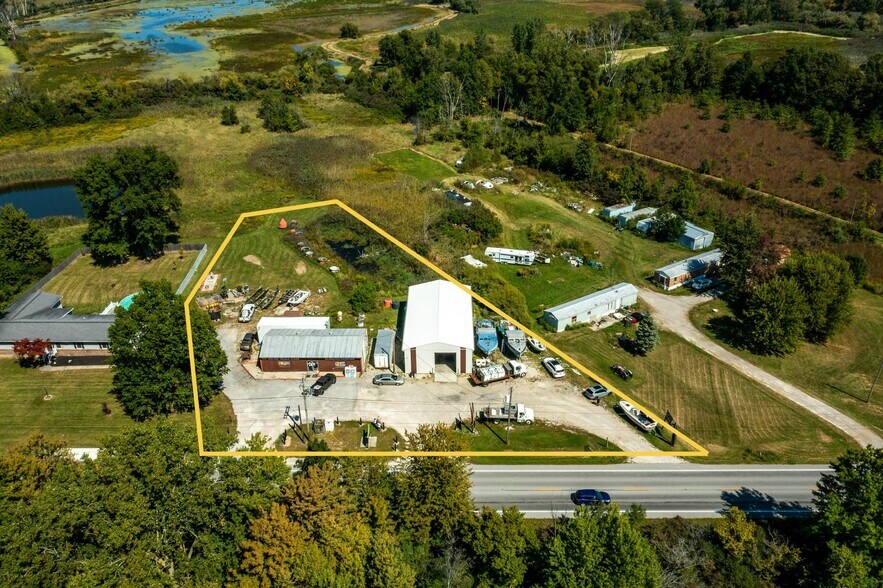 6797 W Lakeshore Dr, Port Clinton, OH à vendre - Photo de l’immeuble – Image 1 sur 30