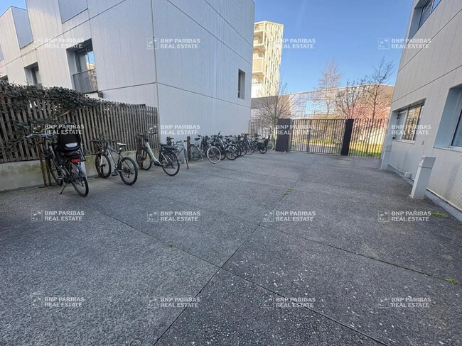 Plus de détails pour Bureau à vendre