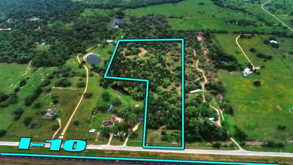 2736 Interstate 10, Weimar, TX à vendre - Photo de l’immeuble – Image 1 sur 14