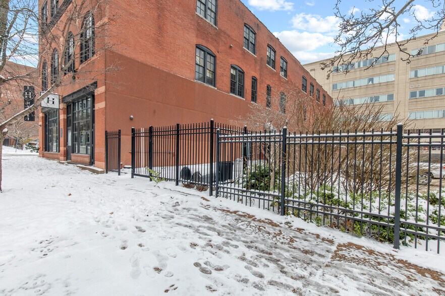 1900-1904 Locust St, Saint Louis, MO à louer - Photo de l’immeuble – Image 3 sur 7