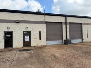 11303-11311 Jones Rd W, Houston, TX à louer Photo de l’immeuble– Image 1 sur 4