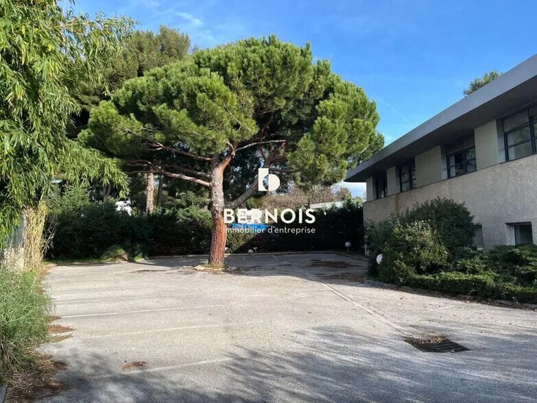 Bureau dans La Seyne-sur-Mer à louer - Photo de l’immeuble – Image 2 sur 14