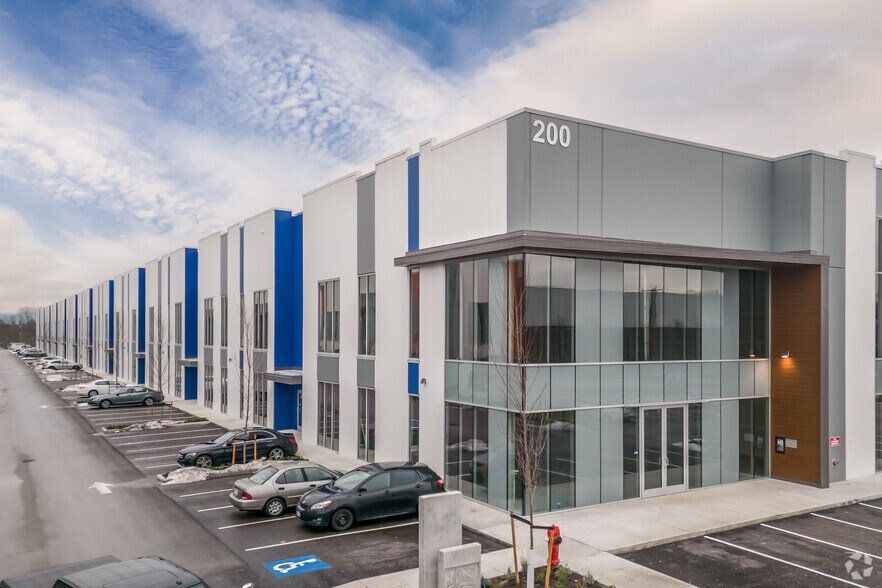 19300 Airport Way, Pitt Meadows, BC à louer - Photo de l’immeuble – Image 3 sur 3