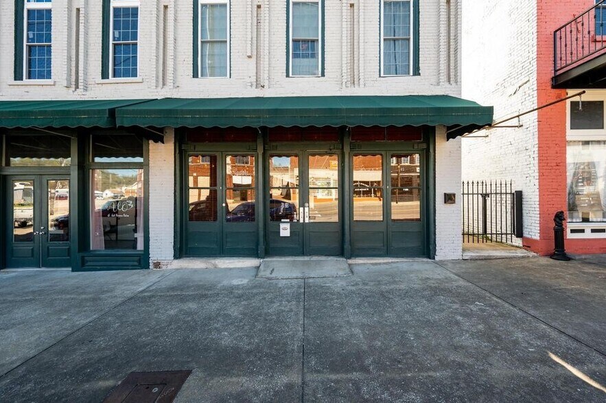 227 N 1st St, Pulaski, TN à louer - Photo de l’immeuble – Image 3 sur 5