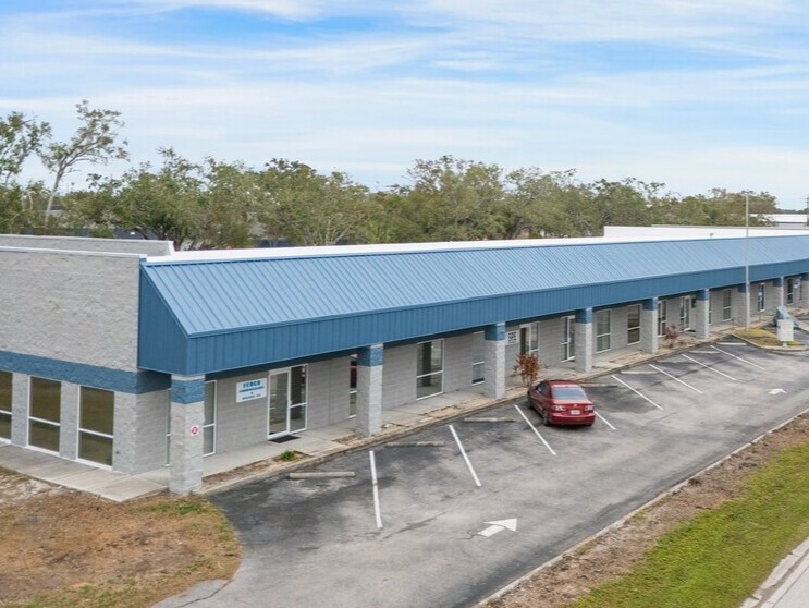 1882 Porter Lake Dr, Sarasota, FL à louer Photo principale– Image 1 sur 14