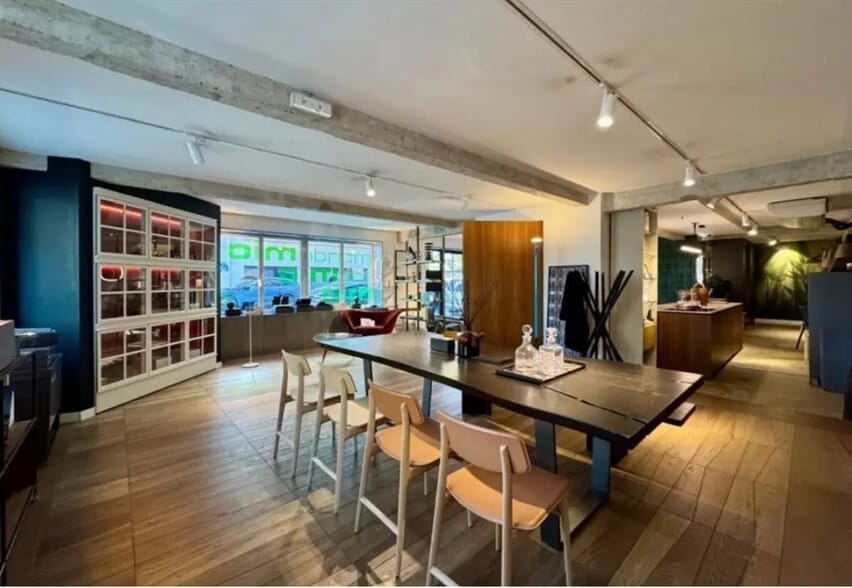 Local commercial dans Paris à louer - Photo de l’immeuble – Image 1 sur 5