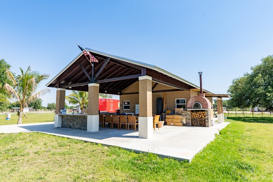 21810 NW 270th St, Okeechobee, FL à vendre - Photo de l’immeuble – Image 2 sur 17