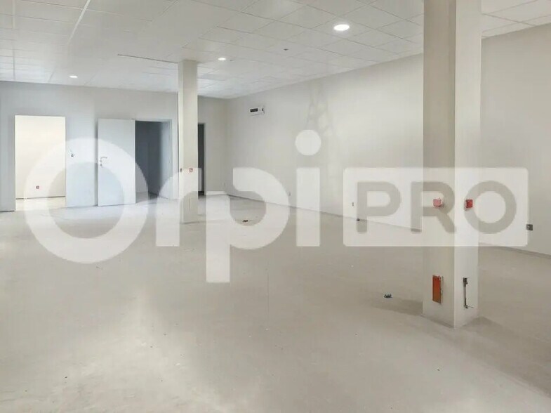 Bureau dans Arras à louer - Photo intérieure – Image 3 sur 15