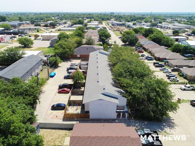 2460 Doreen St, Grand Prairie, TX à vendre - Photo de l’immeuble – Image 2 sur 3