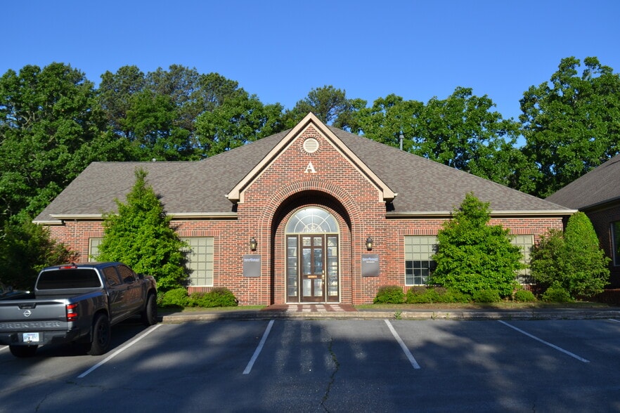 500 Pleasant Valley Dr, Little Rock, AR à louer - Photo principale – Image 1 sur 6