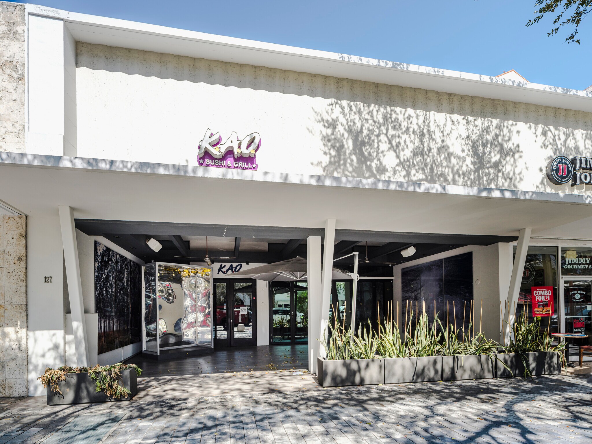 125-127 Miracle Mile, Coral Gables, FL à louer Photo principale– Image 1 sur 8