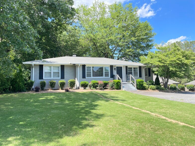 1945 1st Dr, Marietta, GA à louer - Photo de l’immeuble – Image 1 sur 21