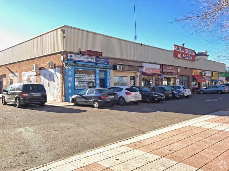 Calle Vicente Aleixandre, 2, Humanes de Madrid, Madrid à vendre - Photo de l’immeuble – Image 1 sur 1