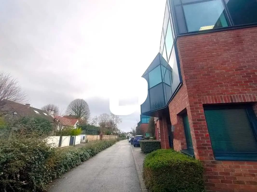 Bureau dans Noisy-le-Roi à louer Photo de l’immeuble– Image 1 sur 11