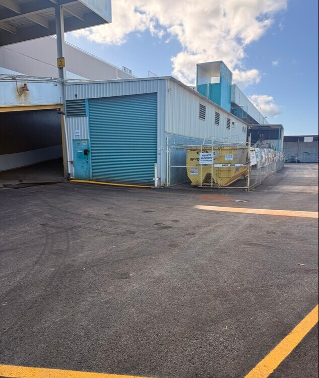 98-021 Kamehameha Hwy, Aiea, HI à louer Autre– Image 1 sur 5