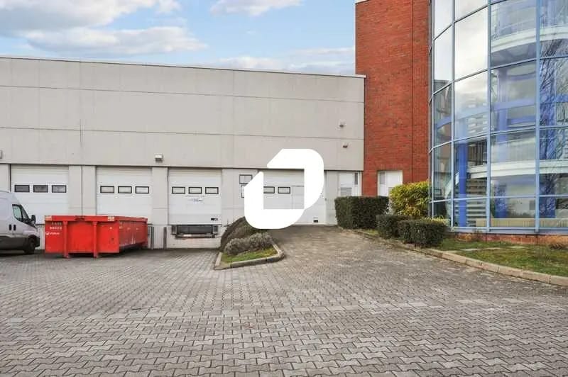 Bureau dans Goussainville à louer - Photo de l’immeuble – Image 2 sur 8