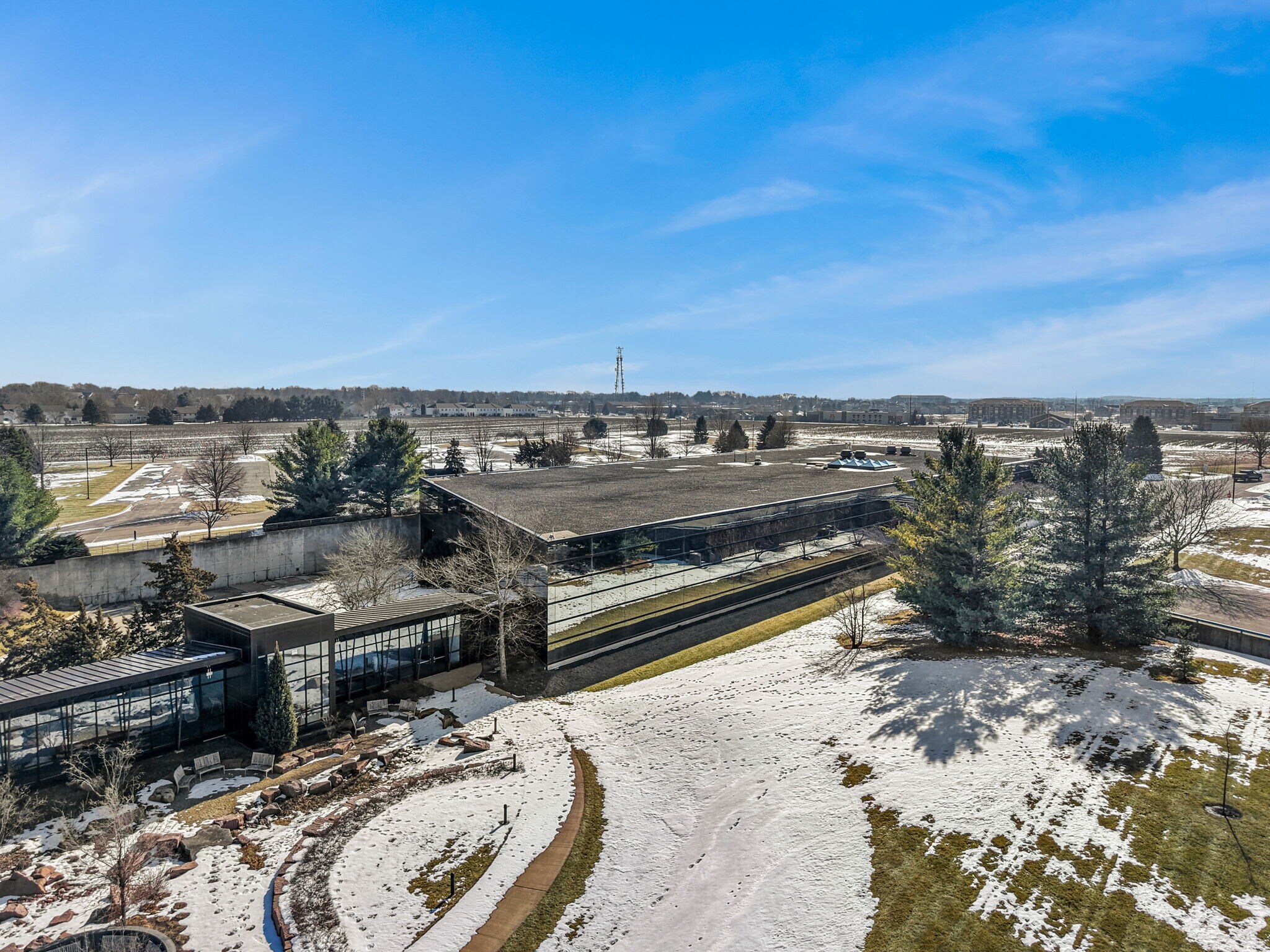 1 Qbe Way, Sun Prairie, WI à louer Photo principale– Image 1 sur 19