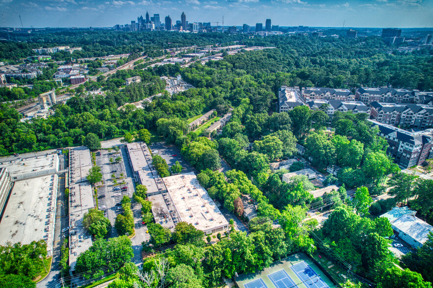 345 Peachtree Hills Ave NE, Atlanta, GA à louer - Photo de l’immeuble – Image 3 sur 8