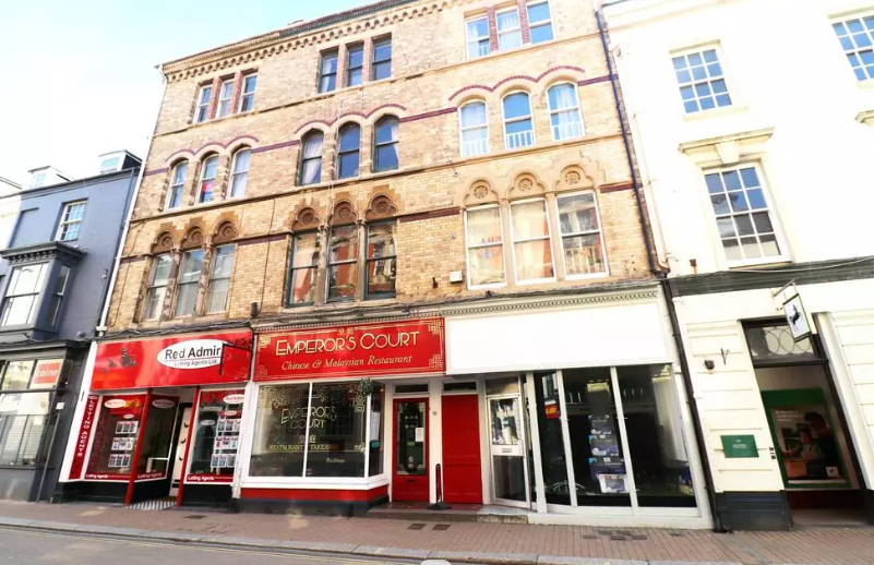 111 High St, Ilfracombe à vendre - Photo de l’immeuble – Image 1 sur 5