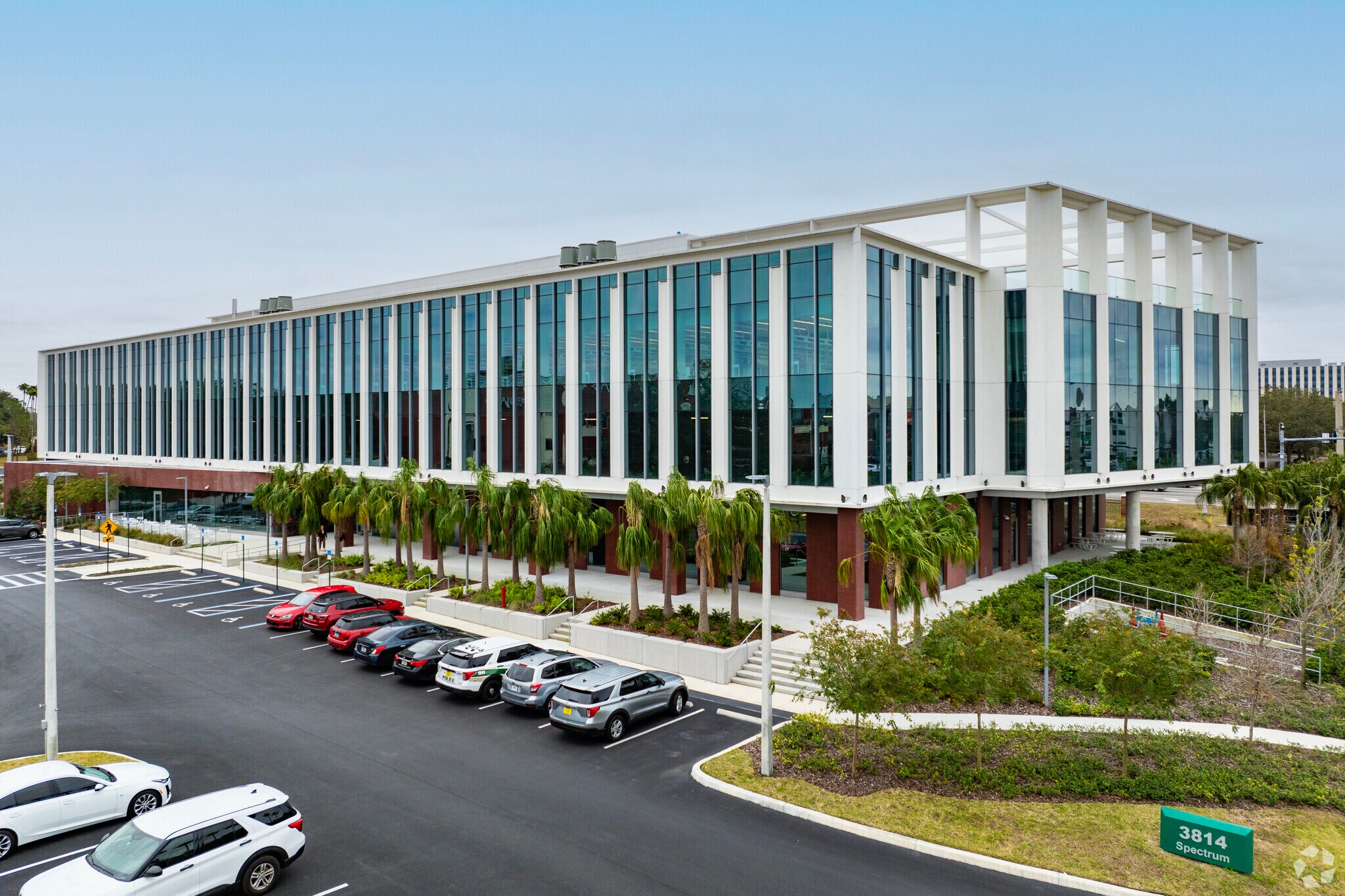 3814 Spectrum Blvd, Tampa, FL à louer Photo principale– Image 1 sur 7