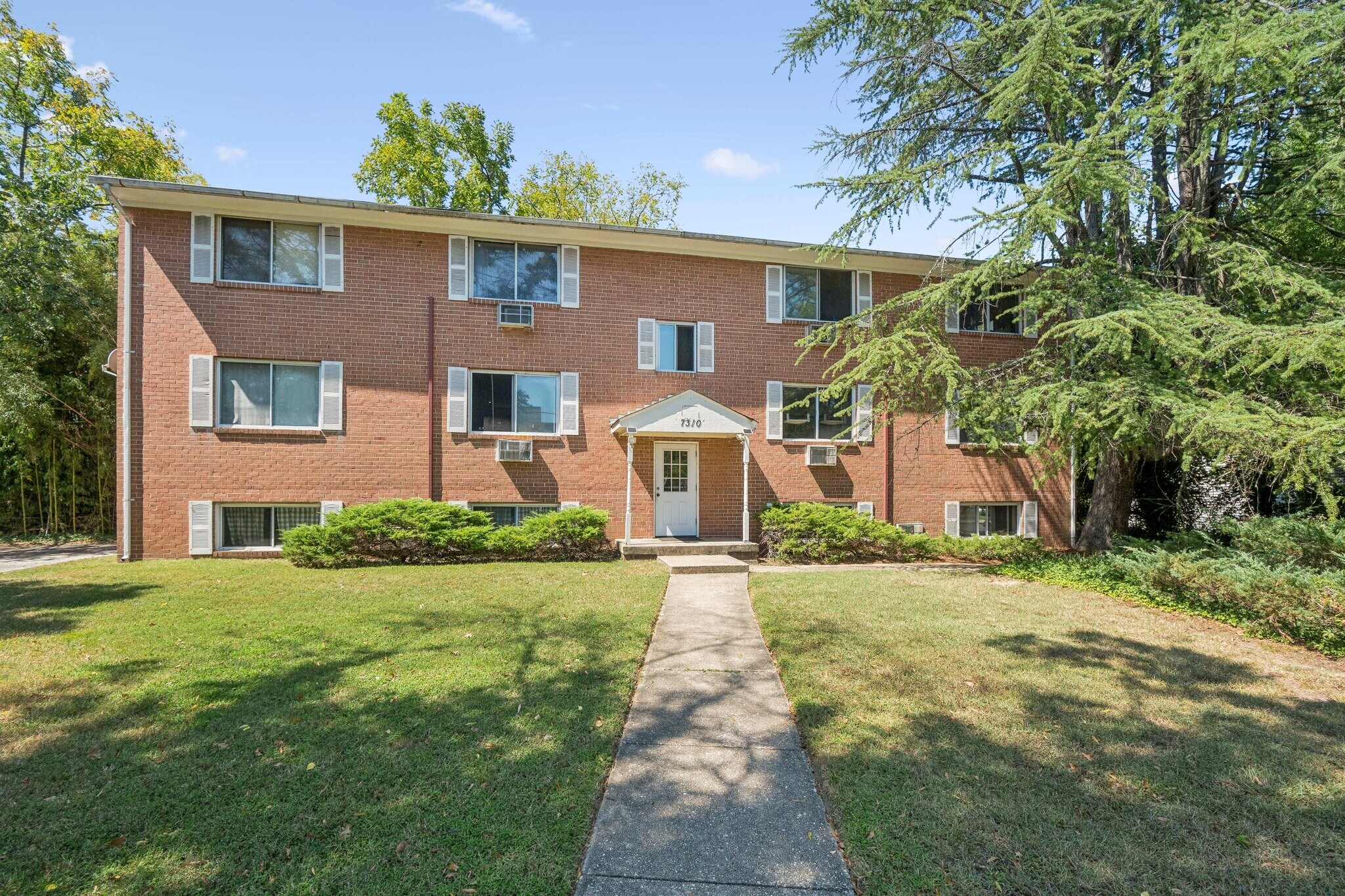 7310 Columbia Ave, College Park, MD à vendre Photo de l’immeuble– Image 1 sur 9