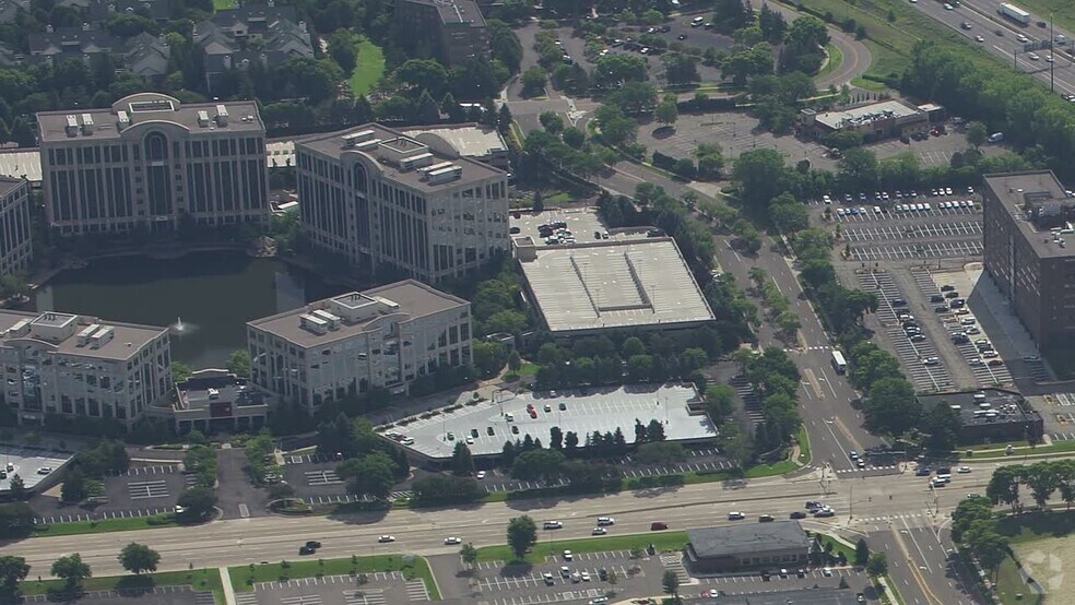 3600 Minnesota Dr, Edina, MN à louer - Vidéo aérienne – Image 2 sur 13