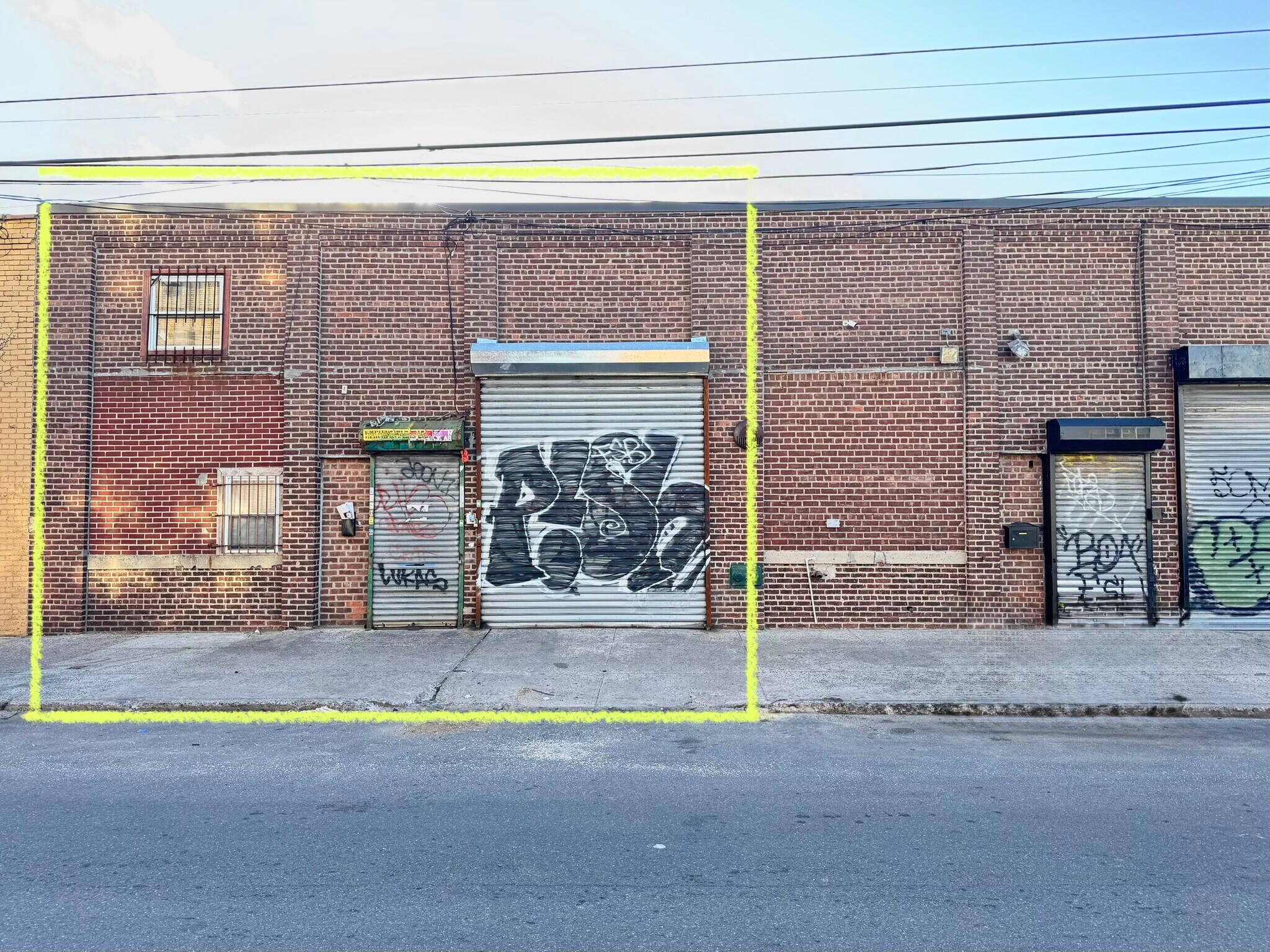 1836 127th St, College Point, NY à louer Photo principale– Image 1 sur 11