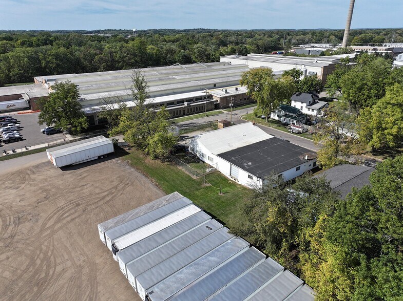 303 Union St, Three Rivers, MI à vendre - Photo de l’immeuble – Image 2 sur 5