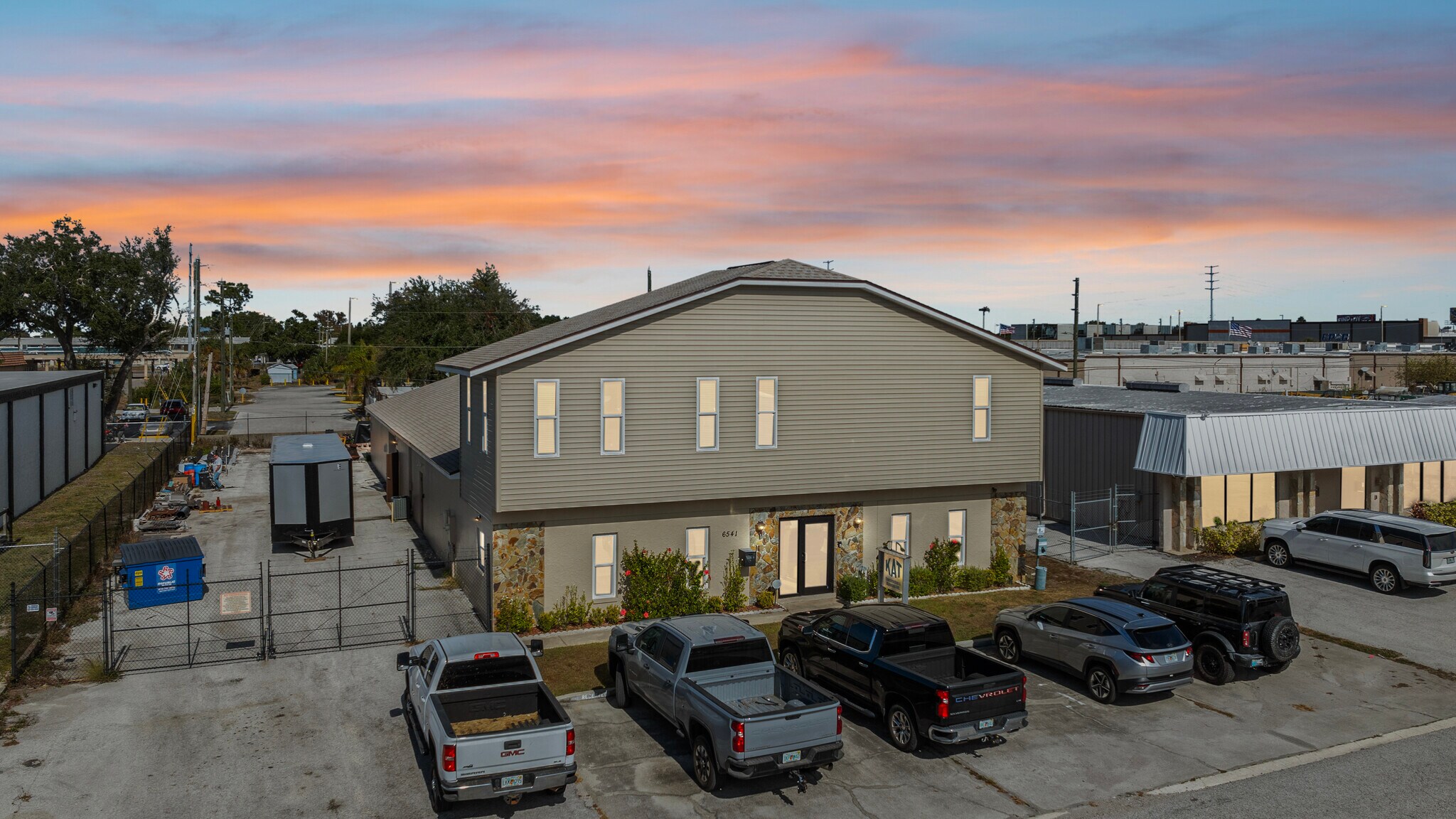 6541 Industrial Ave, Port Richey, FL à louer Photo principale– Image 1 sur 17