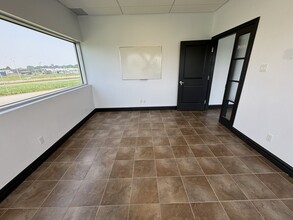 6100-6140 Rue Christophe-Pelissier, Trois-Rivières, QC à louer Photo intérieure– Image 2 sur 8