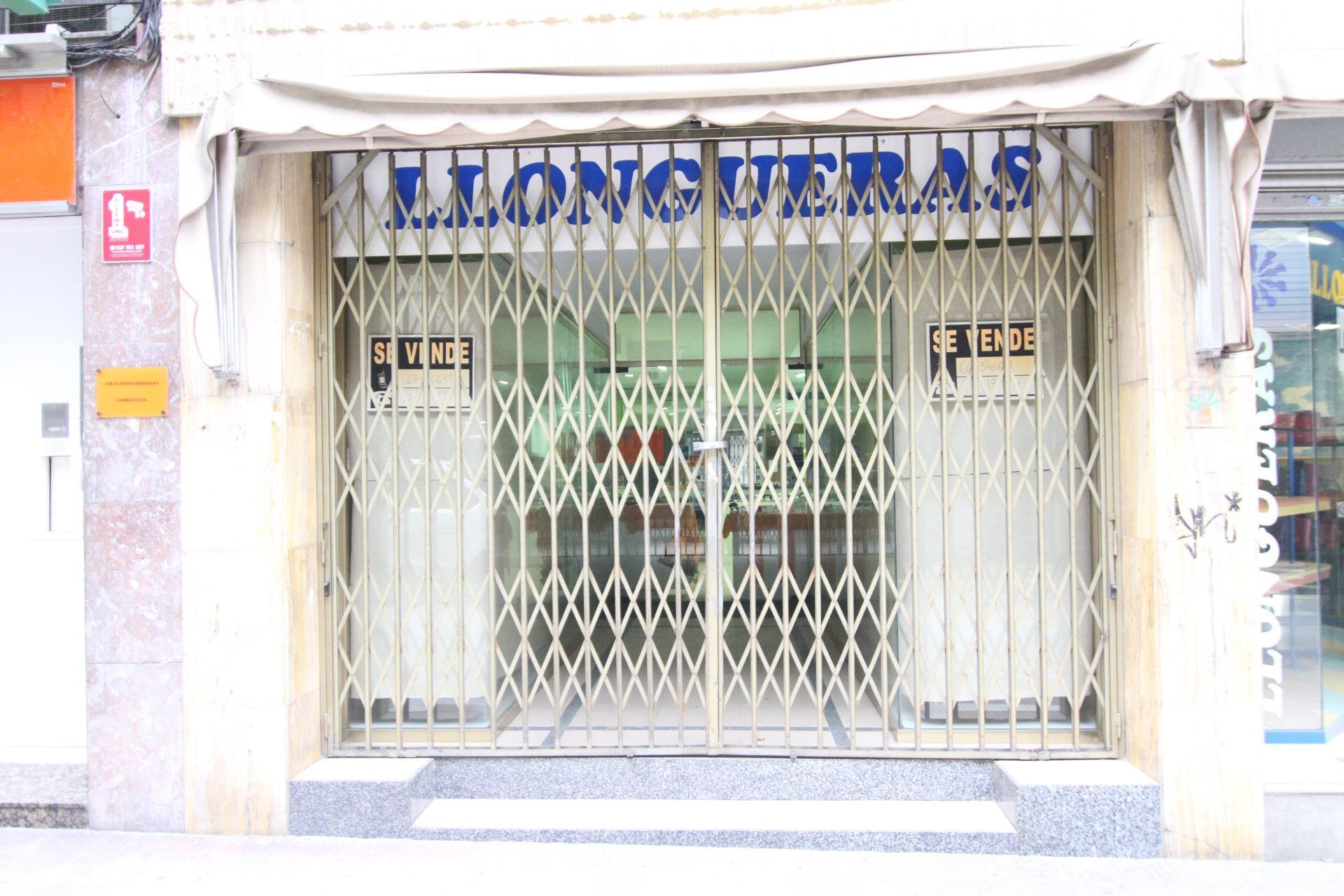 Local commercial dans Olesa de Montserrat, Barcelona à louer Plan d’étage– Image 1 sur 5