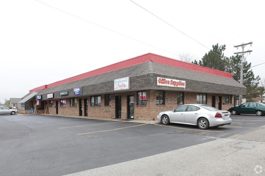 209-221 W Michigan Ave, Paw Paw, MI à louer - Photo de l’immeuble – Image 2 sur 24