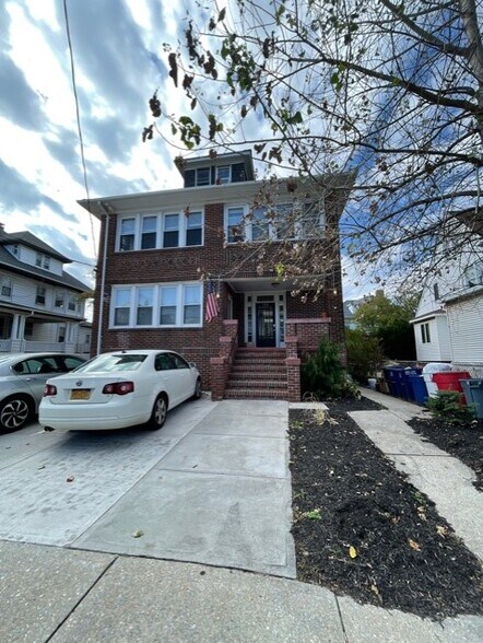 163 Beach 122nd St, Rockaway Park, NY à vendre - Photo de l’immeuble – Image 3 sur 25