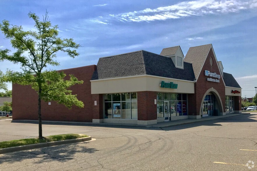 460-620 N Lapeer Rd, Lake Orion, MI à louer - Photo principale – Image 2 sur 8
