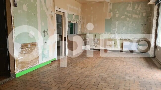 Plus de détails pour Local commercial à louer