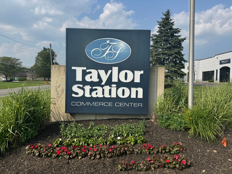 1000 Taylor Station Rd, Gahanna, OH à louer - Photo de l’immeuble – Image 2 sur 11