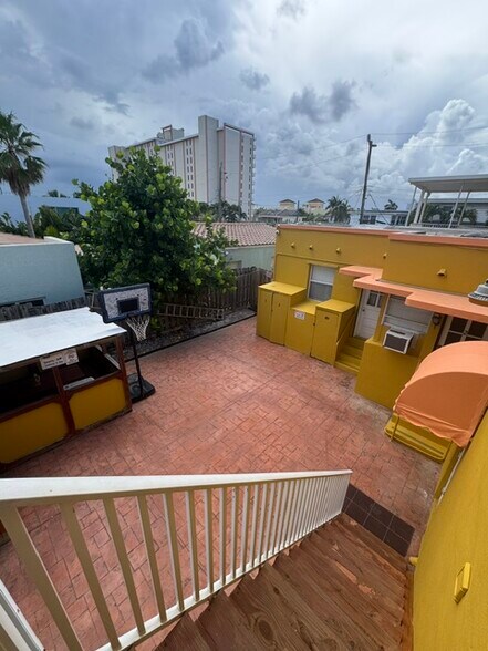 300 Georgia St, Hollywood, FL à vendre - Photo de l’immeuble – Image 3 sur 57