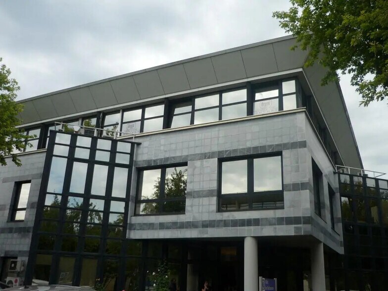 Bureau dans Gennevilliers à vendre - Photo de l’immeuble – Image 2 sur 12