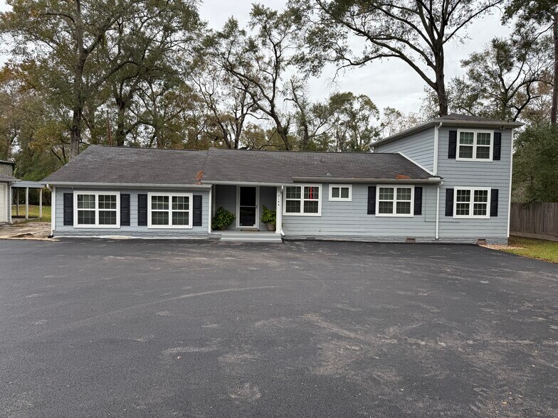 9144 Sharyn Dr, Conroe, TX à louer - Photo de l’immeuble – Image 3 sur 13