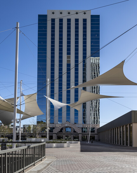 3838 N Central Ave, Phoenix, AZ à louer - Photo de l’immeuble – Image 2 sur 7