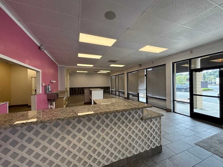 3272 Sonoma Blvd, Vallejo, CA à louer - Photo de l’immeuble – Image 3 sur 18