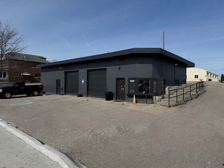1024 E Market St, Indianapolis, IN à louer - Photo de l’immeuble – Image 2 sur 3