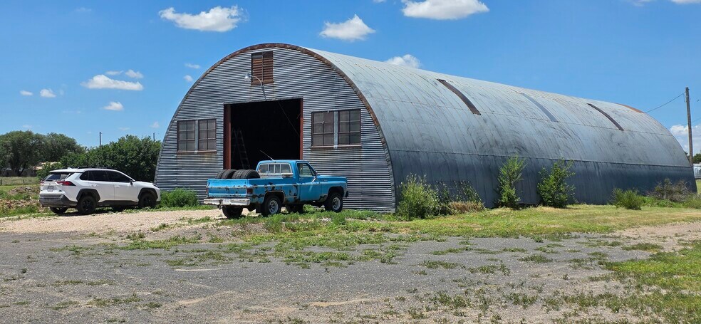 350 N Stevens Ave, Elkhart, KS à louer - Photo de l’immeuble – Image 1 sur 17