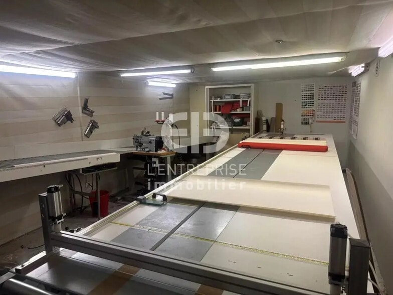 Bureau dans Saint-Laurent-du-Var à louer - Photo intérieure – Image 3 sur 9