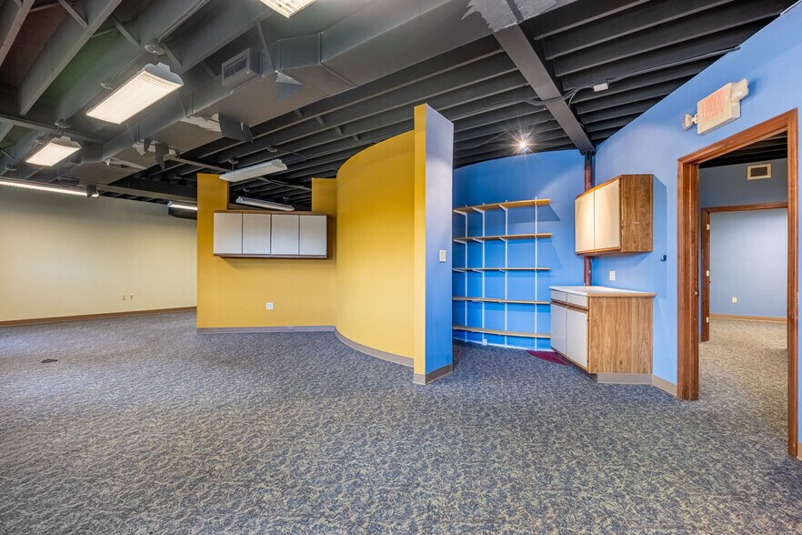 5600 Kentshire Dr, Dayton, OH à louer - Photo de l’immeuble – Image 3 sur 10