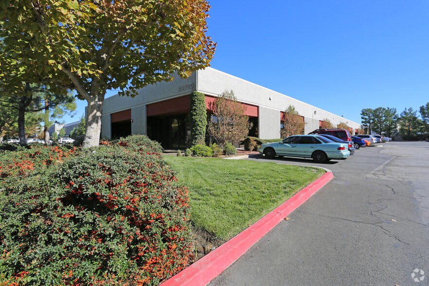 25030-25040 Avenue Tibbitts, Valencia, CA à louer - Photo de l’immeuble – Image 3 sur 6