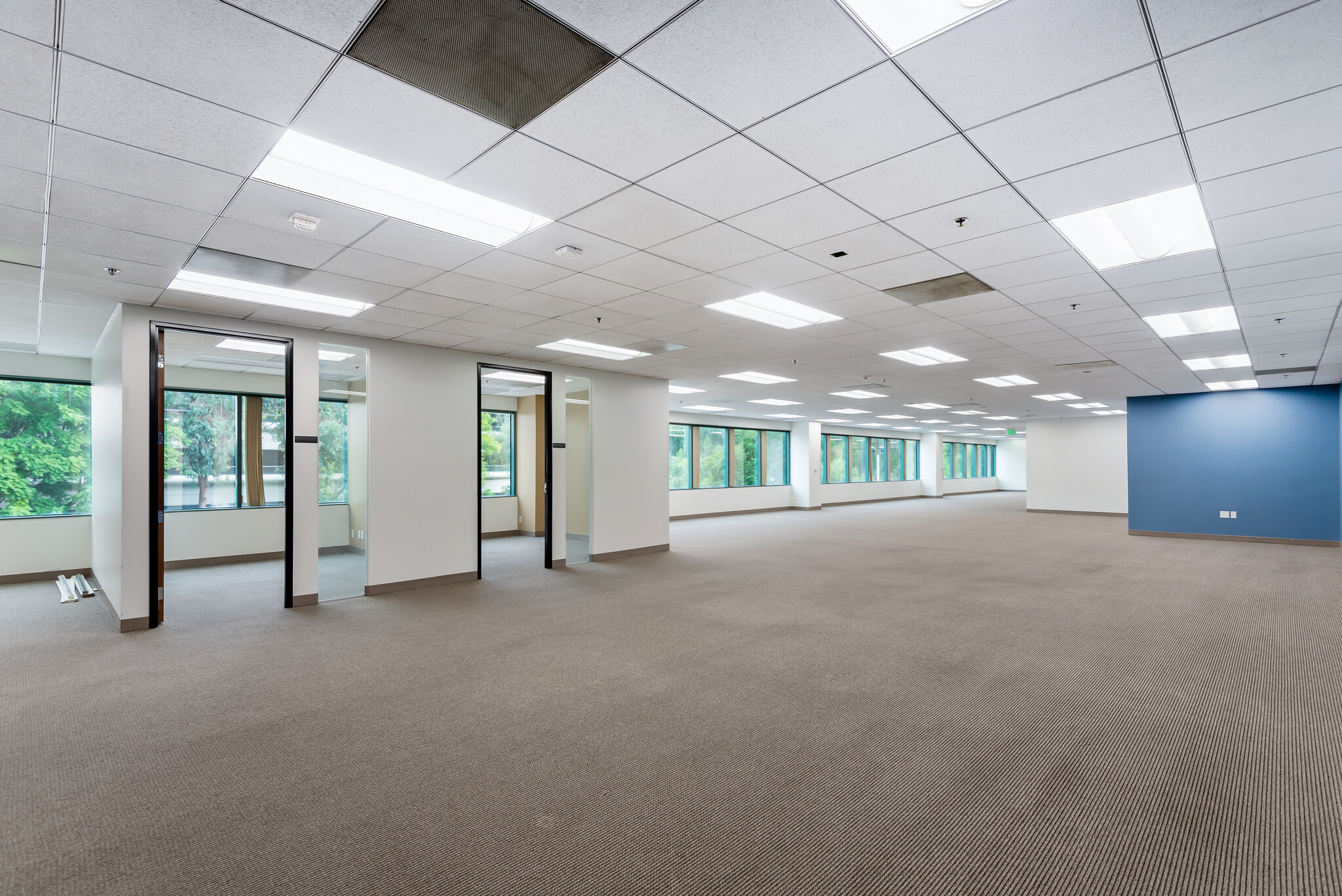 5550 Topanga Canyon Blvd, Woodland Hills, CA à louer Photo intérieure– Image 1 sur 3